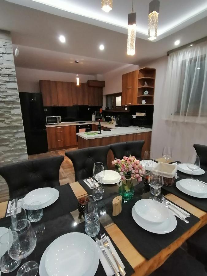 Къща За Гости Радост Guest House Radost رازلوغ المظهر الخارجي الصورة