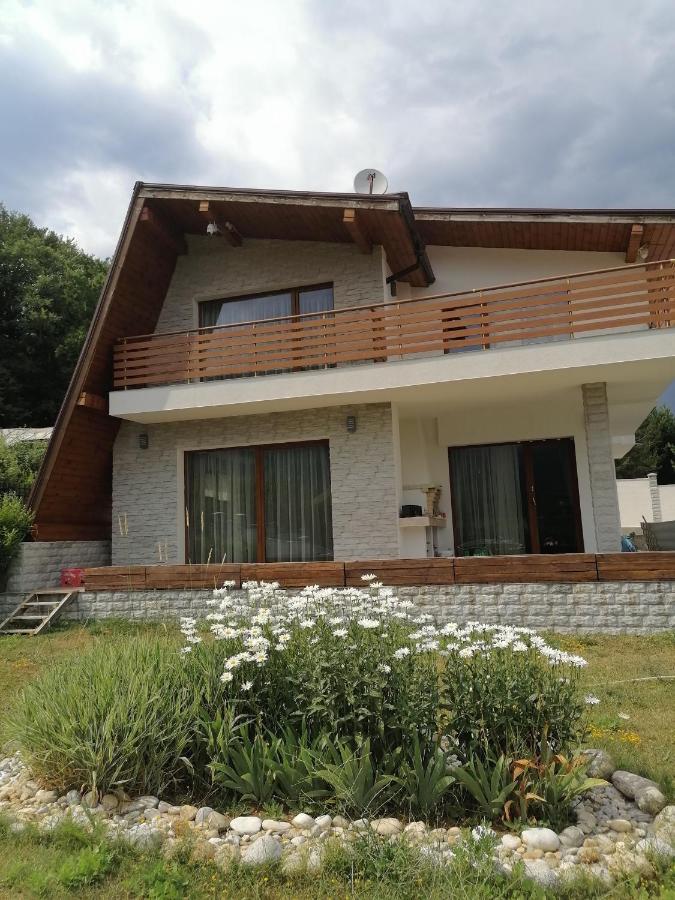 Къща За Гости Радост Guest House Radost رازلوغ الغرفة الصورة