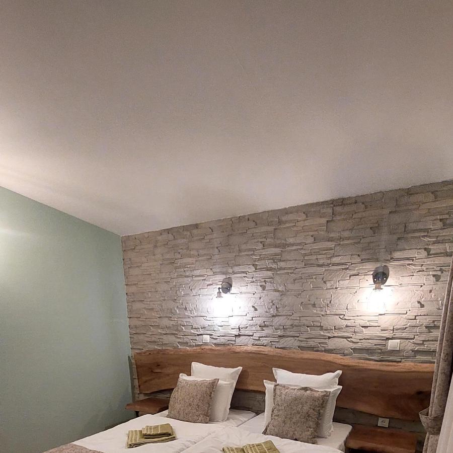 Къща За Гости Радост Guest House Radost رازلوغ المظهر الخارجي الصورة
